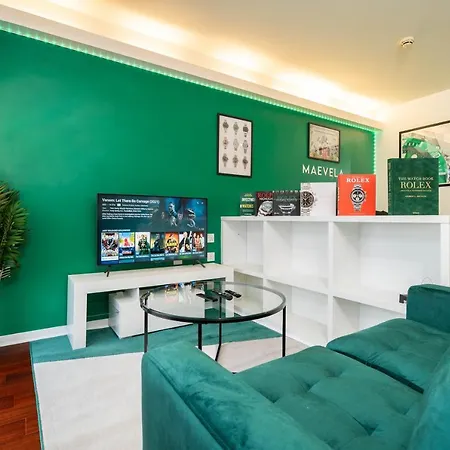 Apartment Maevela - Floor Rolex Themed Studio Apt Inside The Cube, Mailbox - Free Netflix & Wifi Birmingham