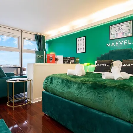 Maevela - Floor Rolex Themed Studio Apt Inside The Cube, Mailbox - Free Netflix & Wifi Birmingham