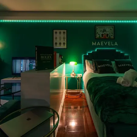 Maevela - Floor Rolex Themed Studio Apt Inside The Cube, Mailbox - Free Netflix & Wifi Apartment *